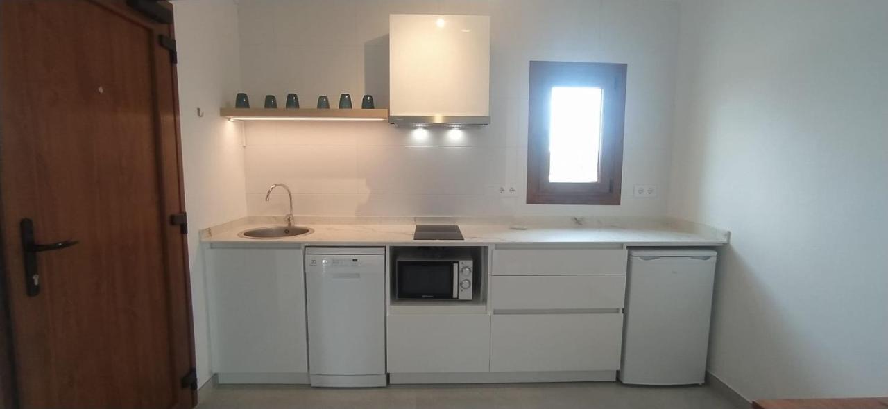 Apartamentos Villa Primera 칼라 피구에라 외부 사진