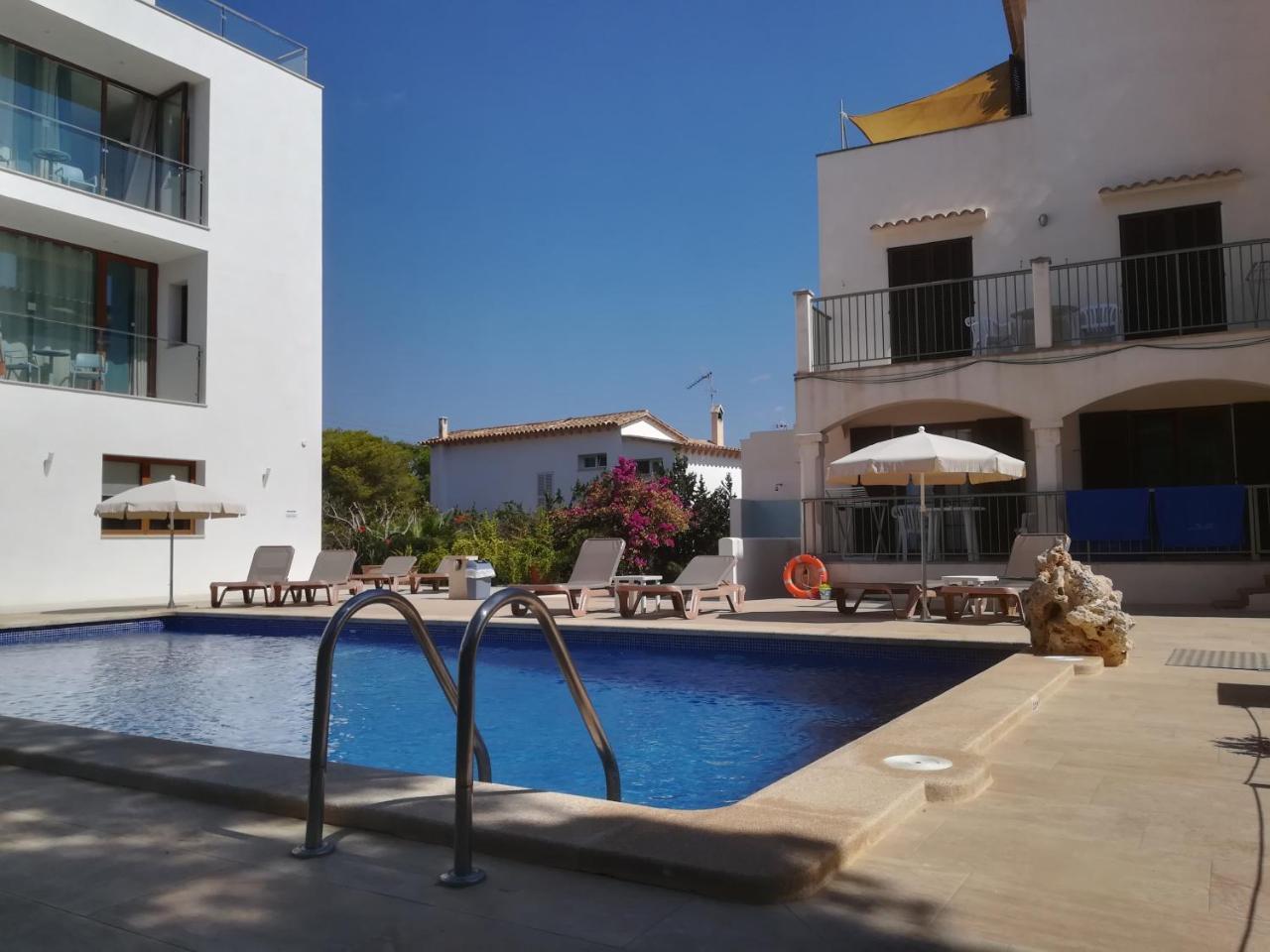 Apartamentos Villa Primera 칼라 피구에라 외부 사진