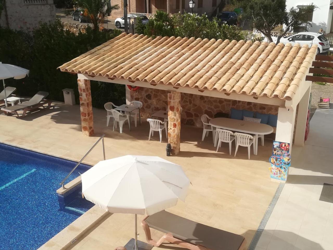 Apartamentos Villa Primera 칼라 피구에라 외부 사진