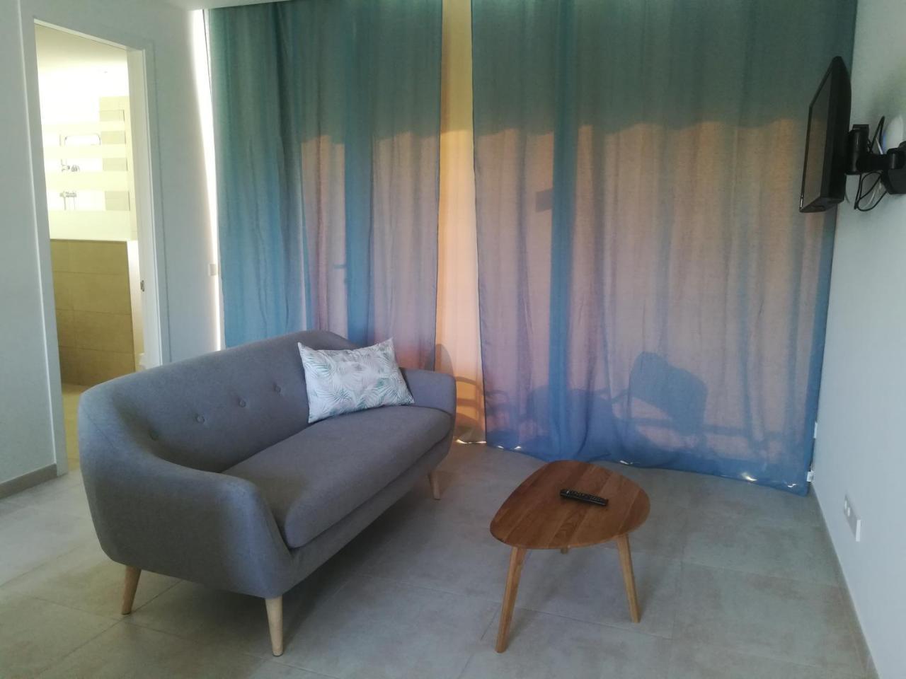 Apartamentos Villa Primera 칼라 피구에라 외부 사진